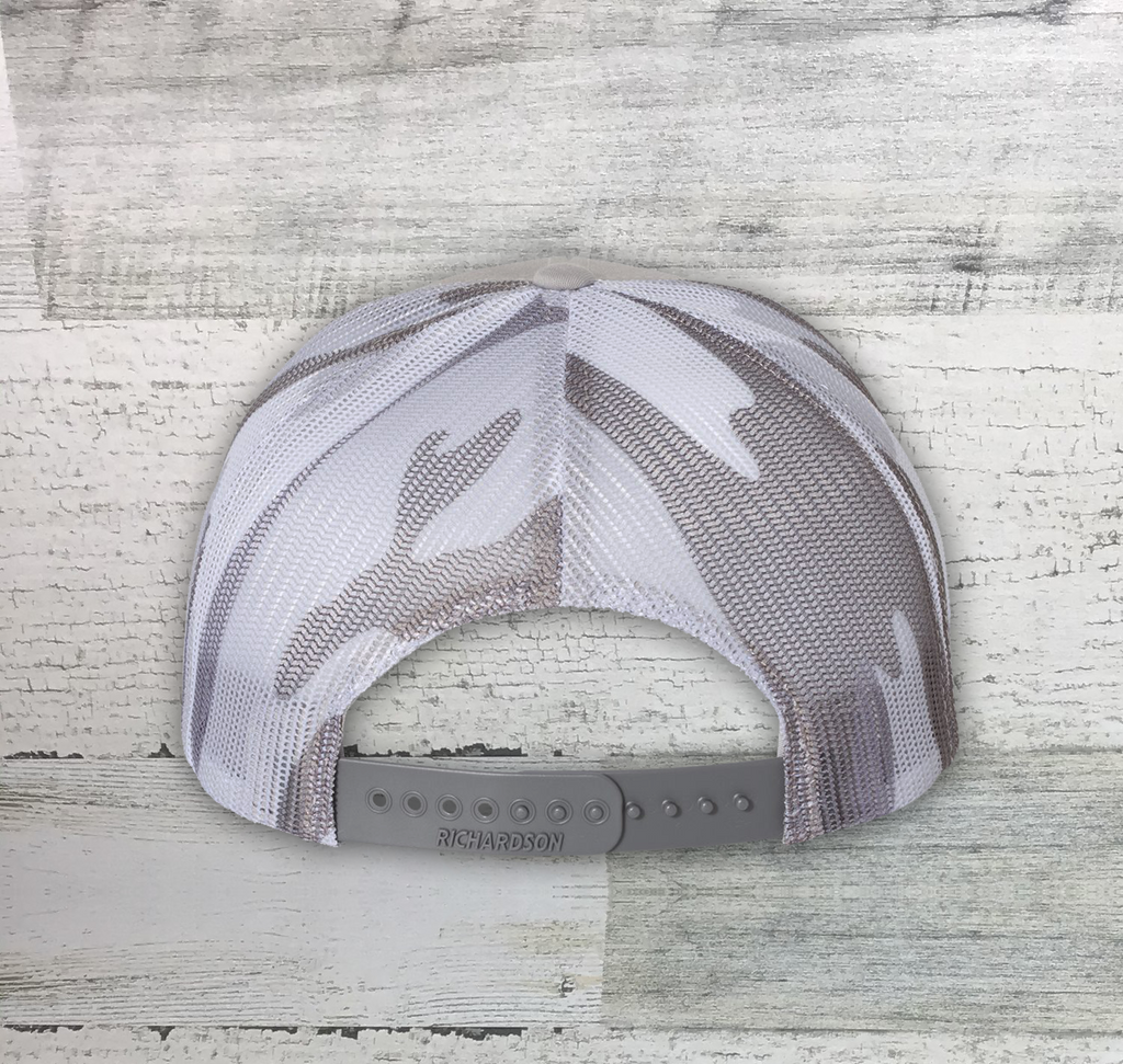 HD Big Buck Camo Leather Patch - Richardson スナップバックトラッカーキャップ - ヘザーグレー＆ホワイトカモ