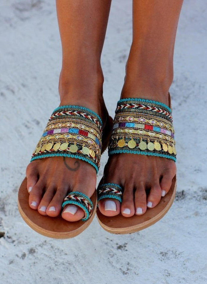 Sandalias planas hechas a mano