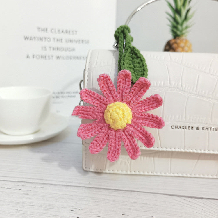かぎ針編みの菊のチャーム