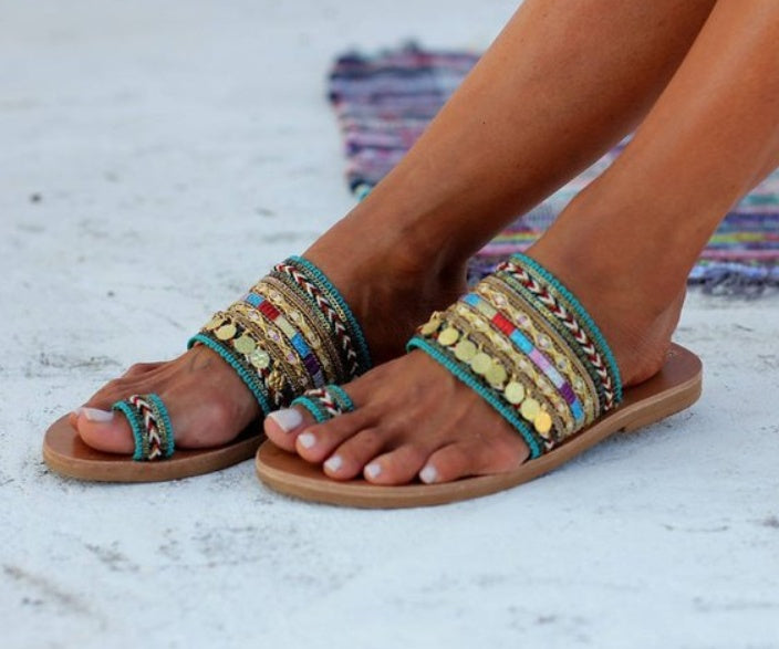 Sandalias planas hechas a mano