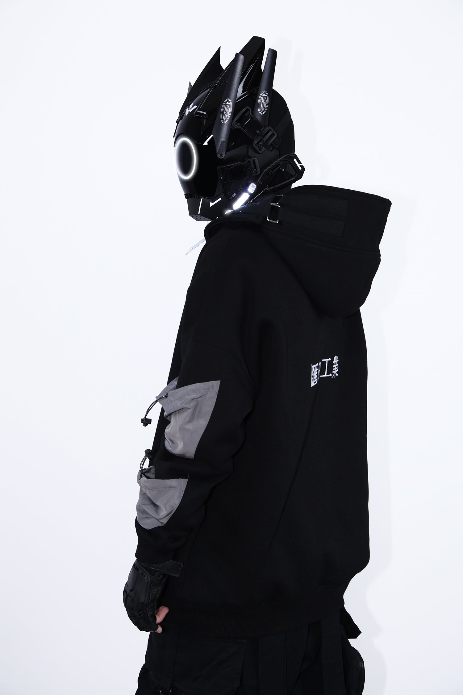 B Ci White Tech Mask