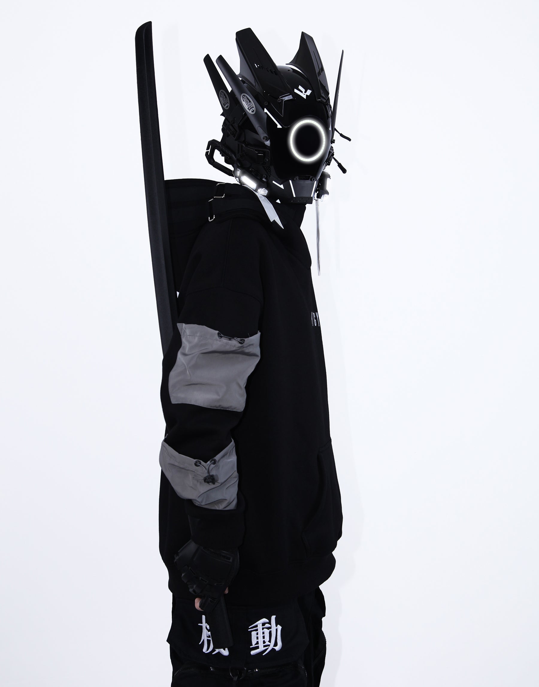 B Ci White Tech Mask
