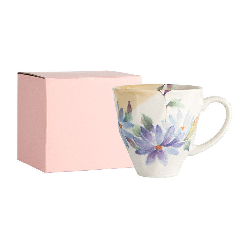 Taza Azul con Flores de Acuarela Charla Floral de Diciembre