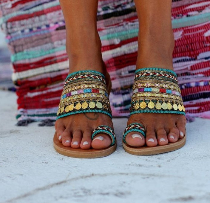 Sandalias planas hechas a mano