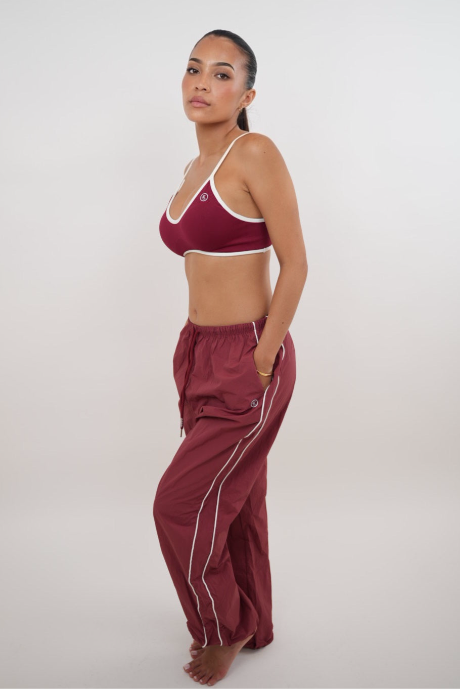 Acepto el cambio con gracia Pantalón rojo versátil de corte relajado