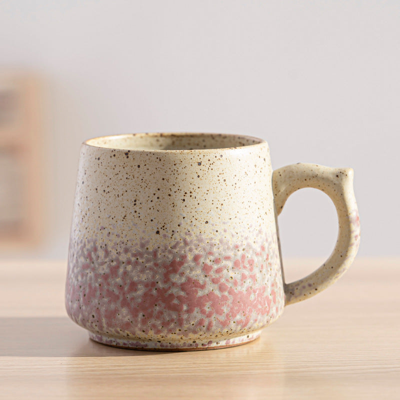 Taza de café de cerámica transformada con horno retro