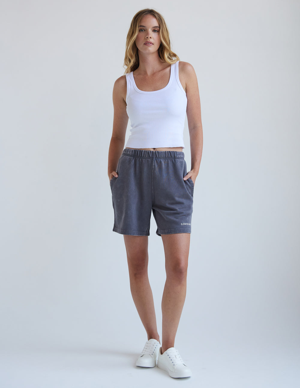 Shorts básico gris humo para mujer