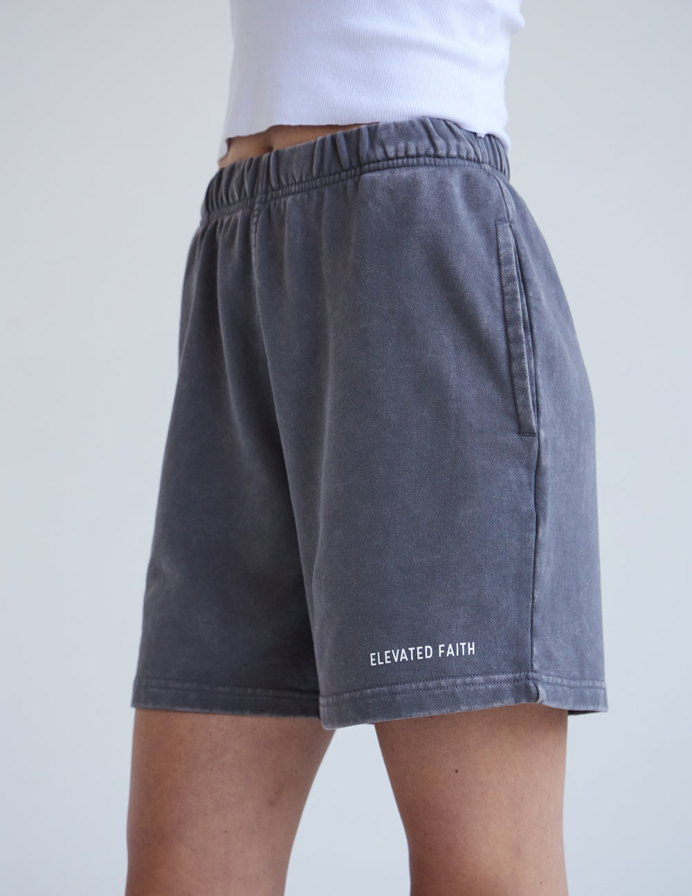 Shorts básico gris humo para mujer