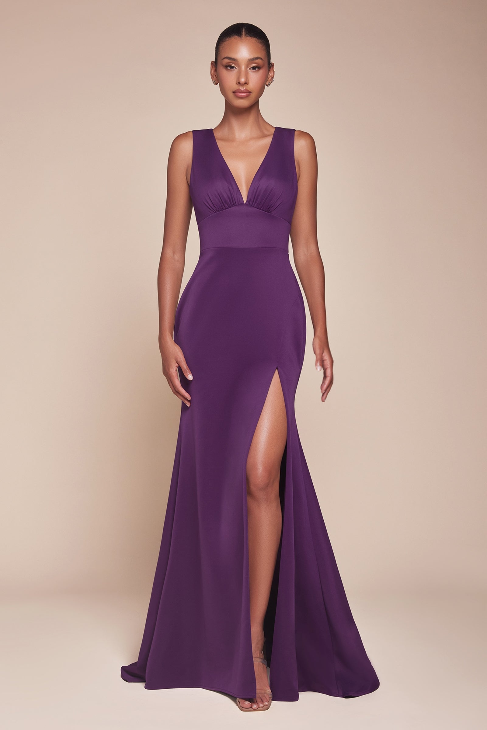 Dress | Ladivine Ch395 Long Sleeveless V