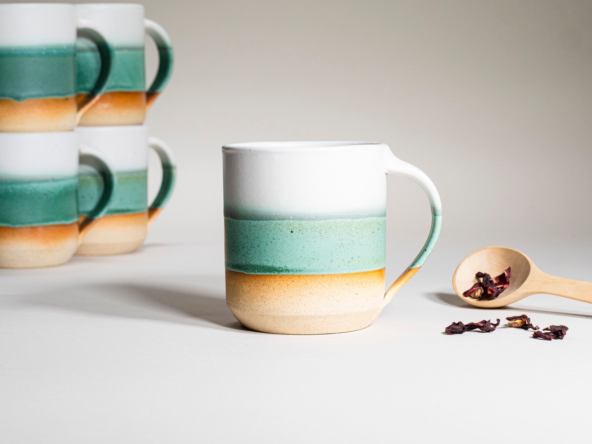 Ceramic Coffee Tea Mug with Handle Green White 14 oz Stoneware is a stoneware coffee mug selected for drinkware shoppers, coffee bars, kitchen tableware, gift sets, and cozy beverage routines. Material details include 𝗦 & 𝗗𝗘𝗦𝗜𝗚𝗡: Stoneware Clay: includes lighter and darker tones in the clay. Product details help shoppers compare the item type, style, size, and intended use before purchase.