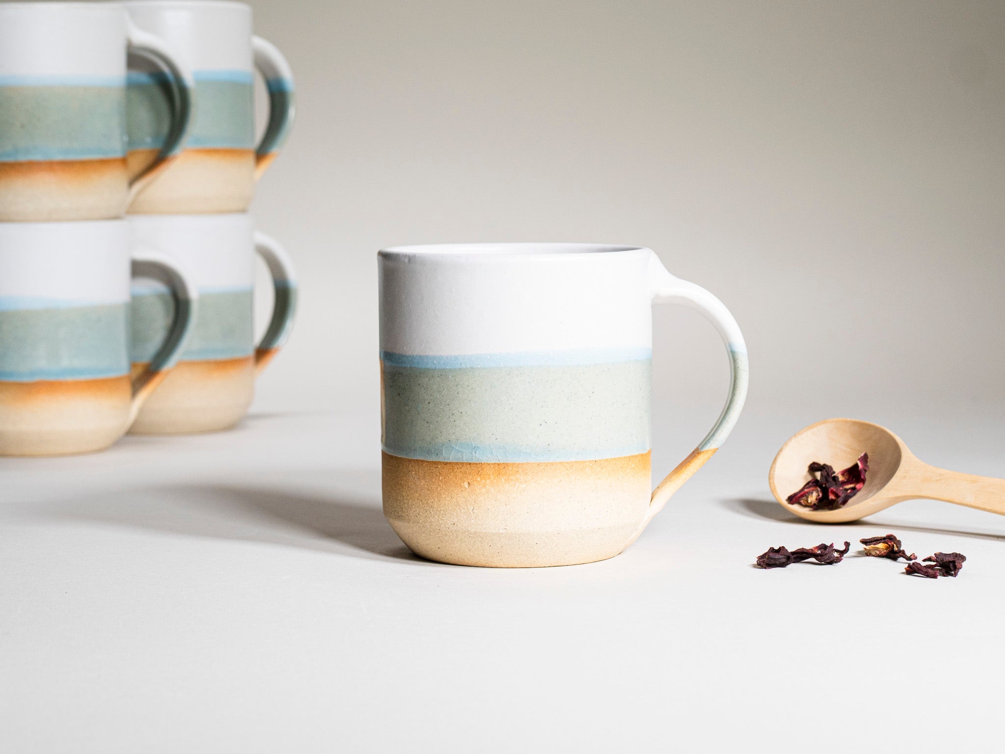 Ceramic Coffee Tea Mug with Handle Light Blue White 14 oz Stoneware is a stoneware coffee mug selected for drinkware shoppers, coffee bars, kitchen tableware, gift sets, and cozy beverage routines. Material details include 𝗦 & 𝗗𝗘𝗦𝗜𝗚𝗡: Stoneware Clay: includes lighter and darker tones in the clay. Product details help shoppers compare the item type, style, size, and intended use before purchase.