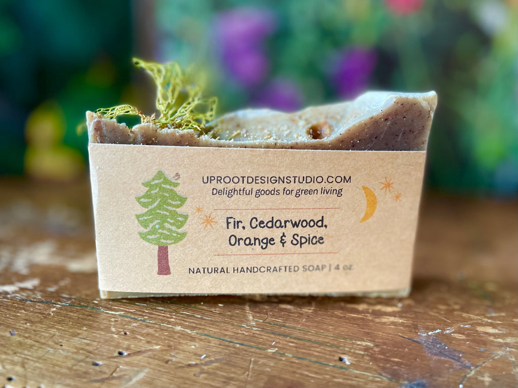 Jabón Artesanal Aromático de Abeto, Madera de Cedro, Naranja y Especias con Ingredientes Silvestres, Naturales y Orgánicos para una Refrescante Experiencia de Spa
