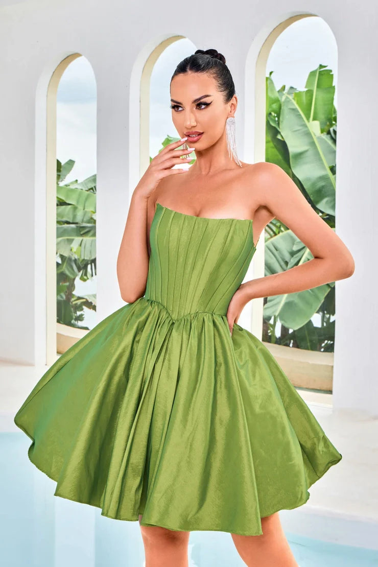 J24085 is a women's apparel selected for everyday outfits, seasonal styling, travel looks, and wardrobe refreshes. Design details are based on the product title and available listing information. It helps customers compare style, fit, fabric, occasion, season, and available variant options before purchase.