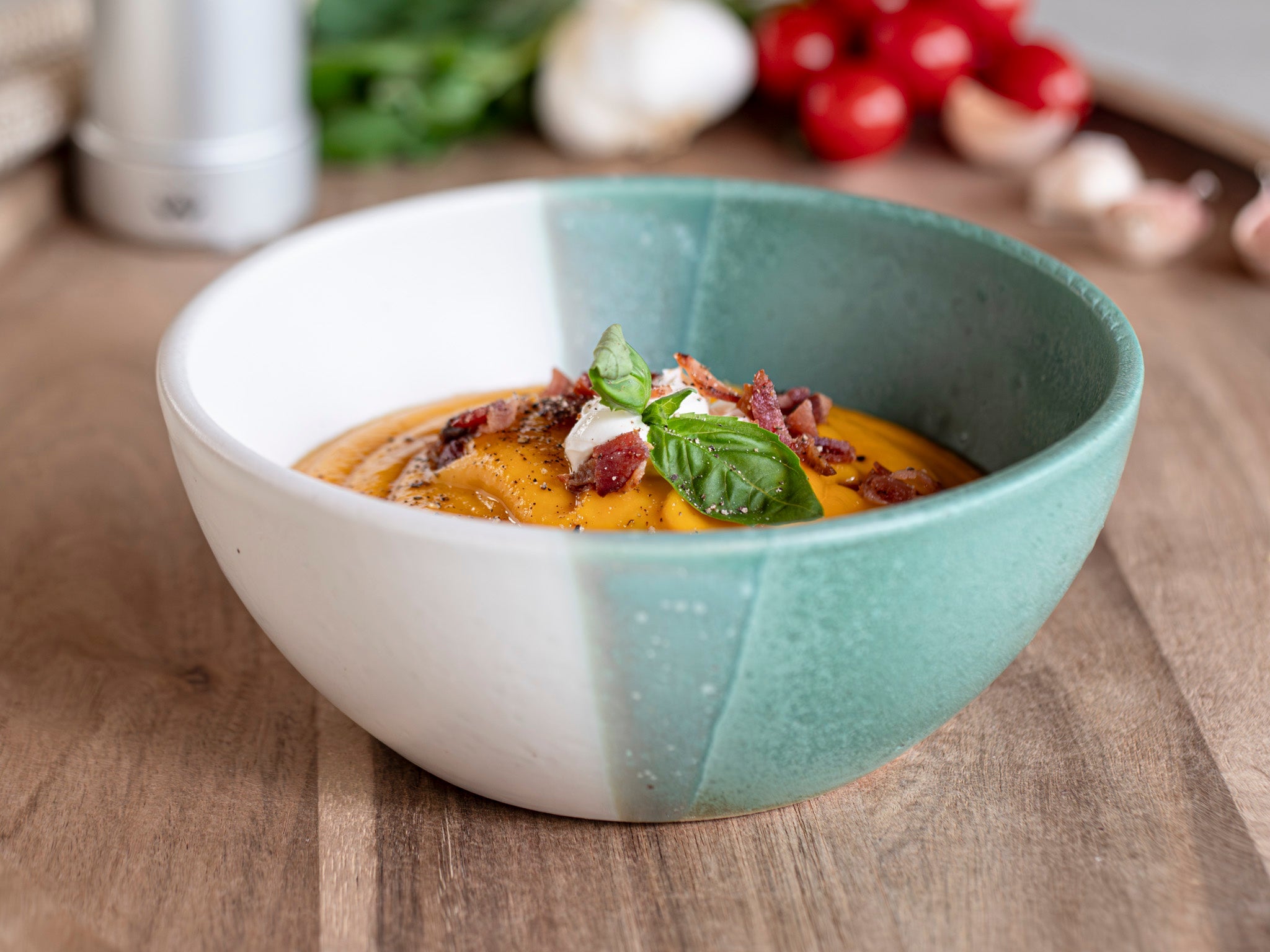 Breakfast Salad Soup Bowl Green White Stoneware Handmade is a stoneware bowl selected for kitchen tableware, serving, everyday meals, and giftable home styling. Material details include 𝗦 & 𝗗𝗘𝗦𝗜𝗚𝗡: Stoneware Clay: includes lighter and darker tones in the clay. Product details help shoppers compare the item type, style, size, and intended use before purchase.