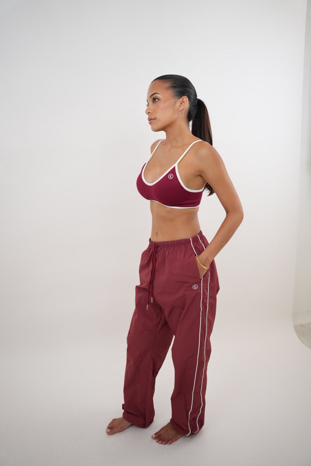 Acepto el cambio con gracia Pantalón rojo versátil de corte relajado