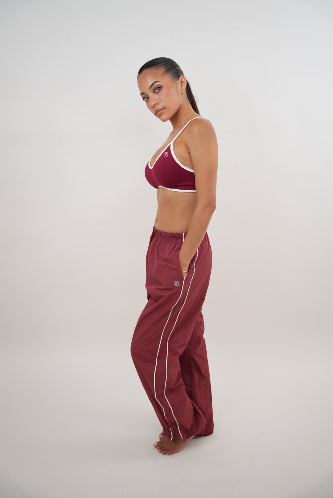 Acepto el cambio con gracia Pantalón rojo versátil de corte relajado