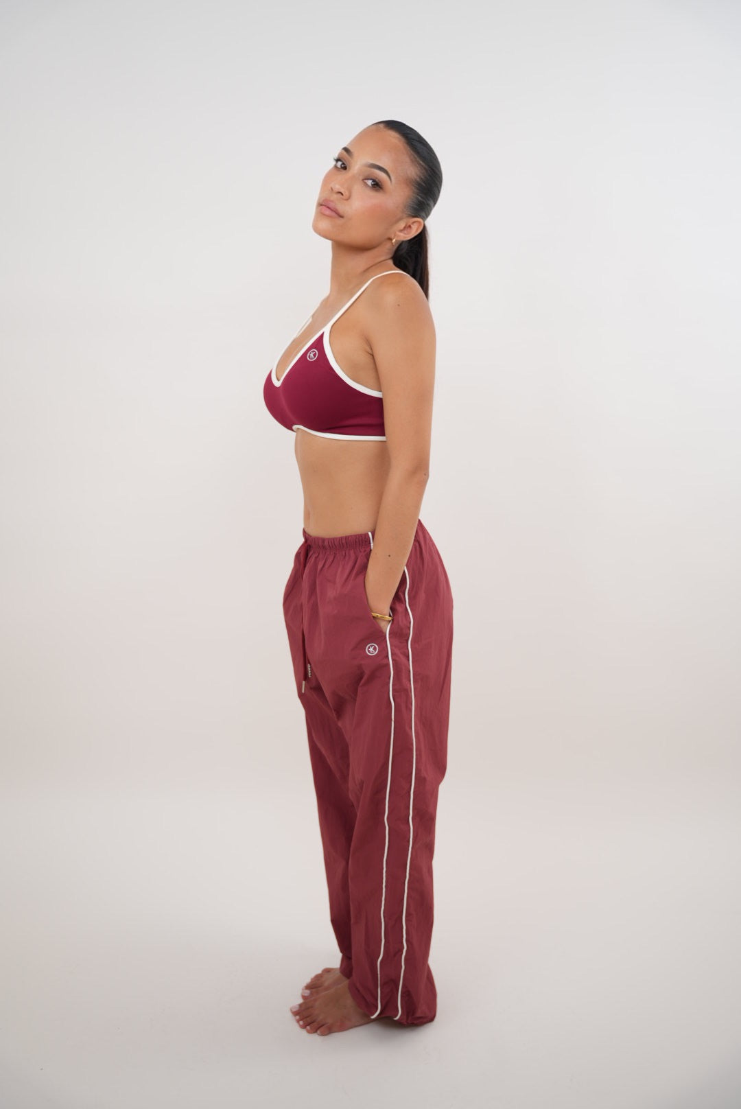 Acepto el cambio con gracia Pantalón rojo versátil de corte relajado