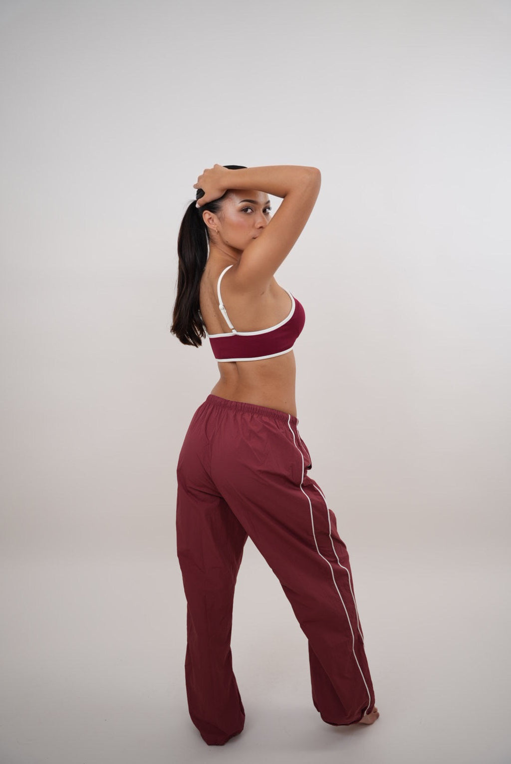 Acepto el cambio con gracia Pantalón rojo versátil de corte relajado