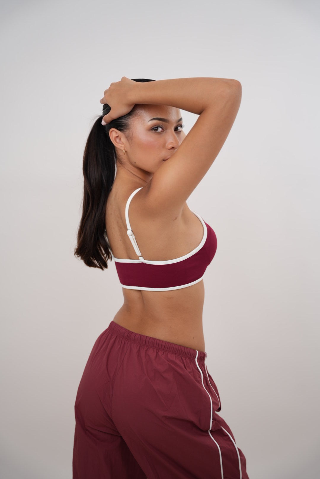 Acepto el cambio con gracia Pantalón rojo versátil de corte relajado