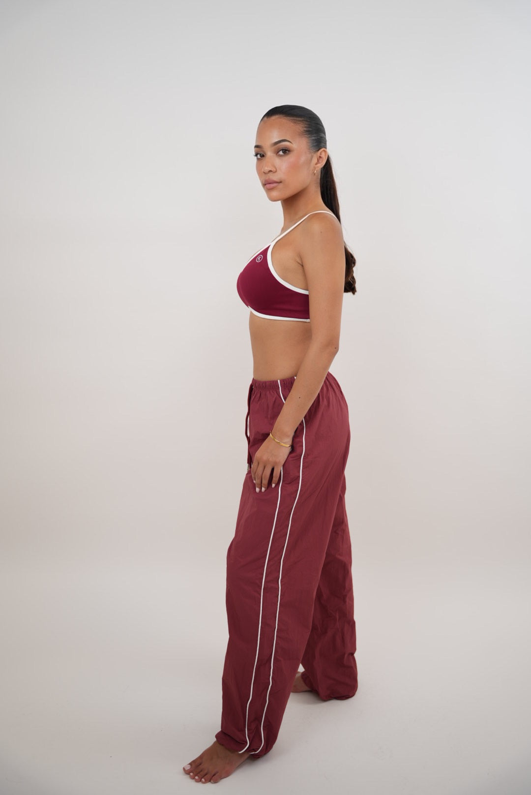Acepto el cambio con gracia Pantalón rojo versátil de corte relajado
