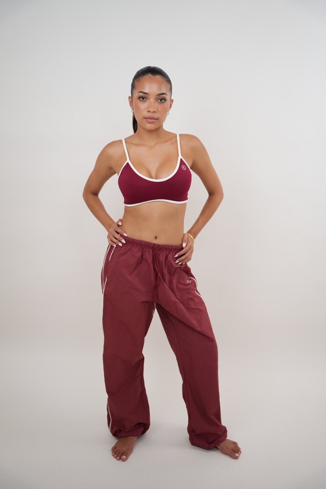 Acepto el cambio con gracia Pantalón rojo versátil de corte relajado