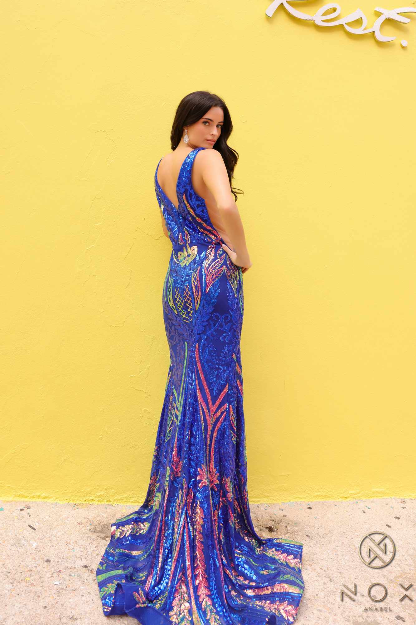 Dress | Nox Anabel R1402 Long Plunging V