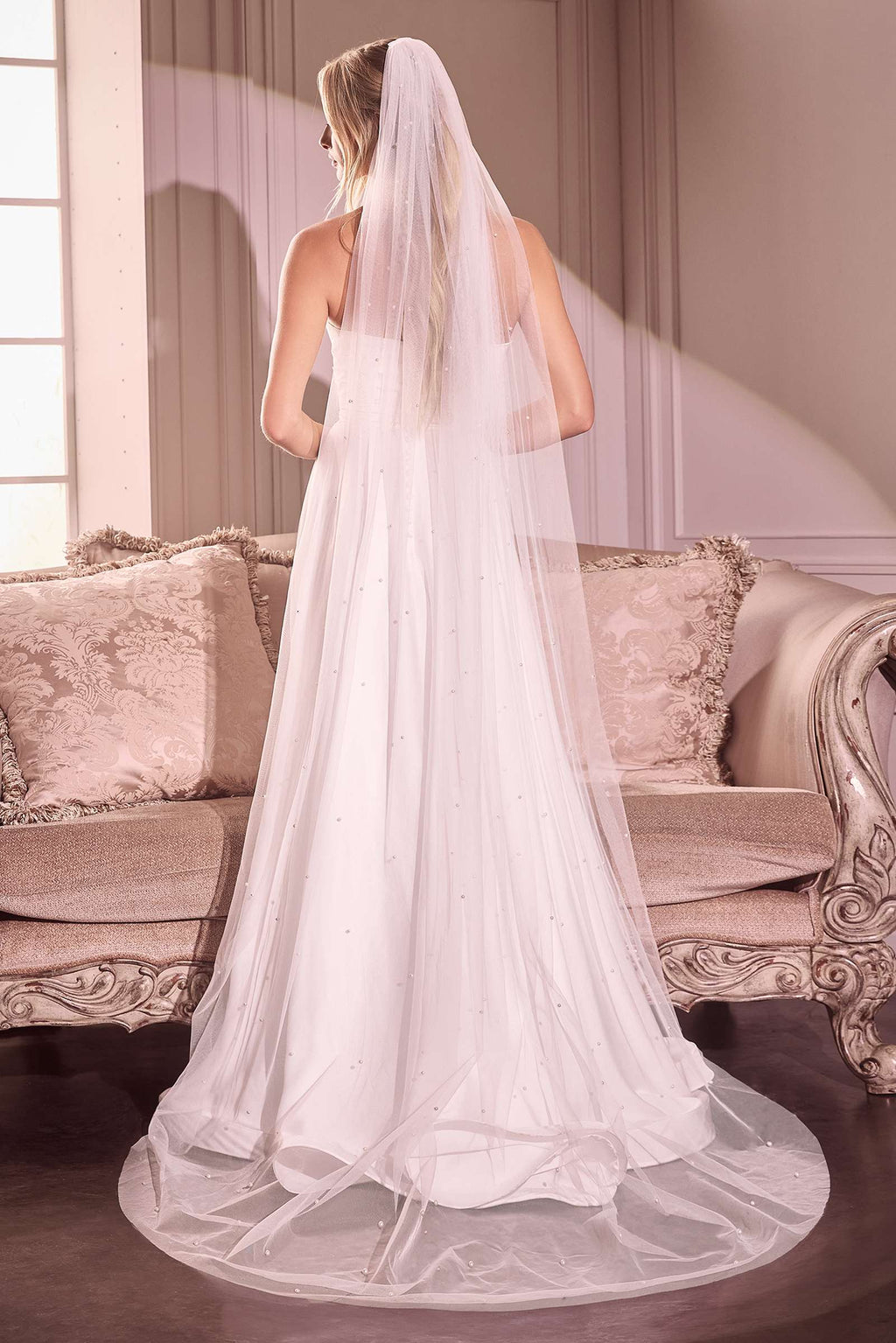 Pearl Drops Chapel Veil is a chapel wedding veil for wedding. It features tulle styling and a polished formalwear look suited for Honey Badger Books shoppers selecting special-occasion apparel.
