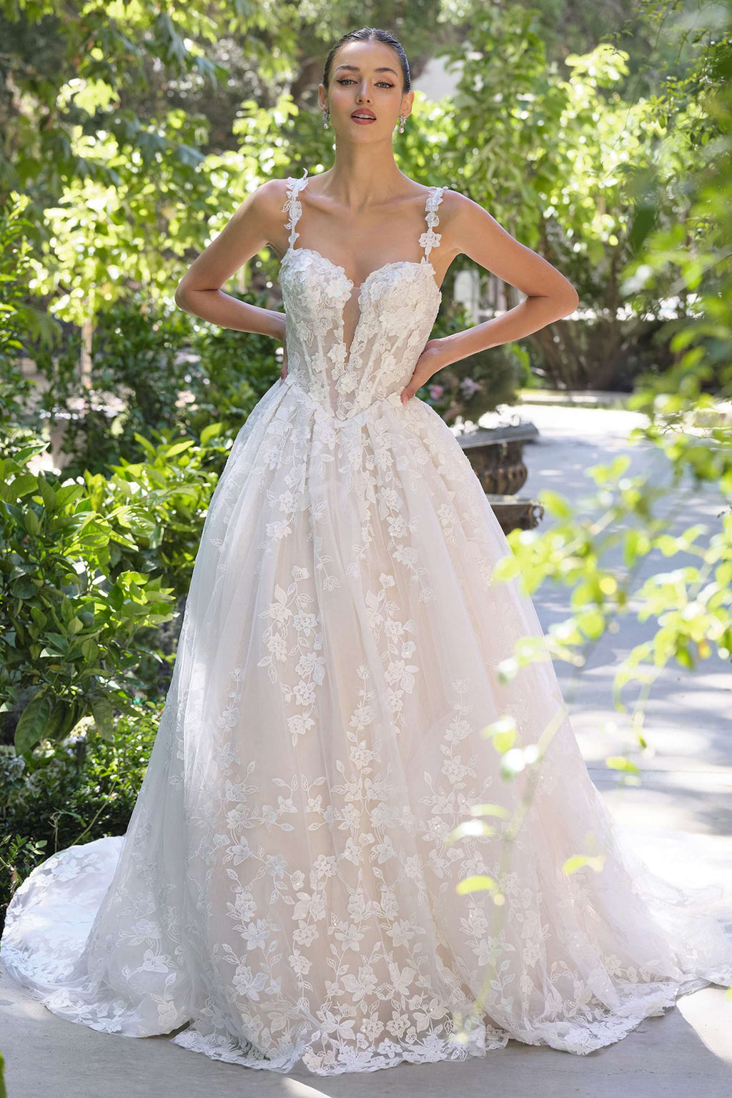 Andrea & Leo WL058 Ball Gown Wedding Dress Plunging Neckline is a bridal dress selected for weddings, bridal photos, formal occasions, ceremony styling, and dress planning. Bridal styling supports wedding, formal, photography, and special-occasion planning. A special-occasion option for shoppers comparing size, silhouette, fabric details, and bridal styling before purchase. Available size options help shoppers choose the right garment variant from the listing.