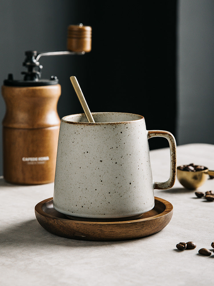Taza de gres japonesa estilo retro de nicho