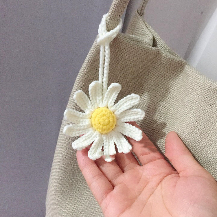 かぎ針編みの菊のチャーム