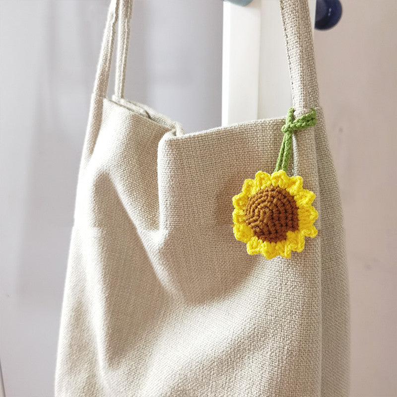 かぎ針編みの菊のチャーム