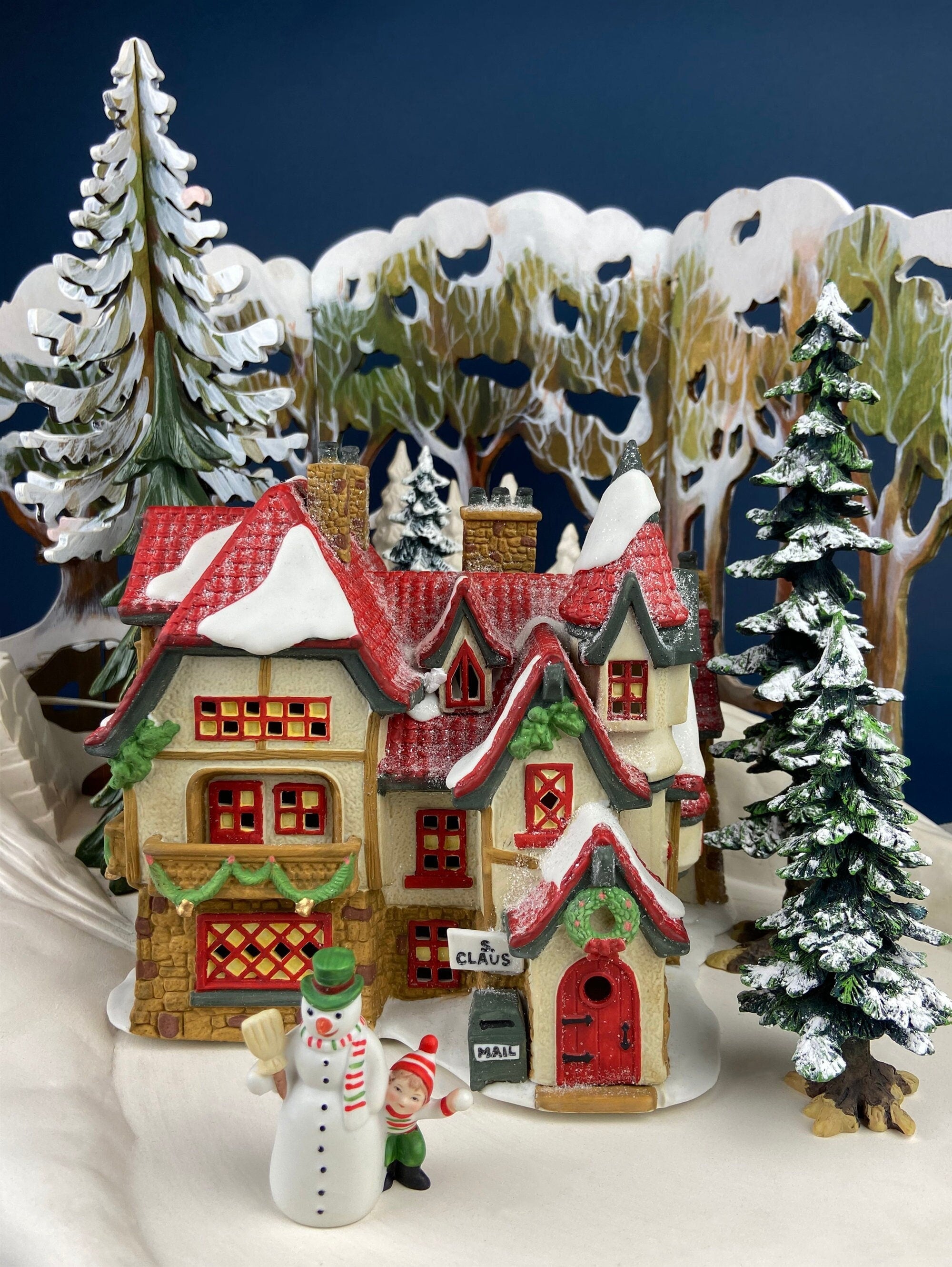 Holiday Village Accessory | Dept. 56. Elves Bunkhouse. Illuminated Christmas Village Porcelain