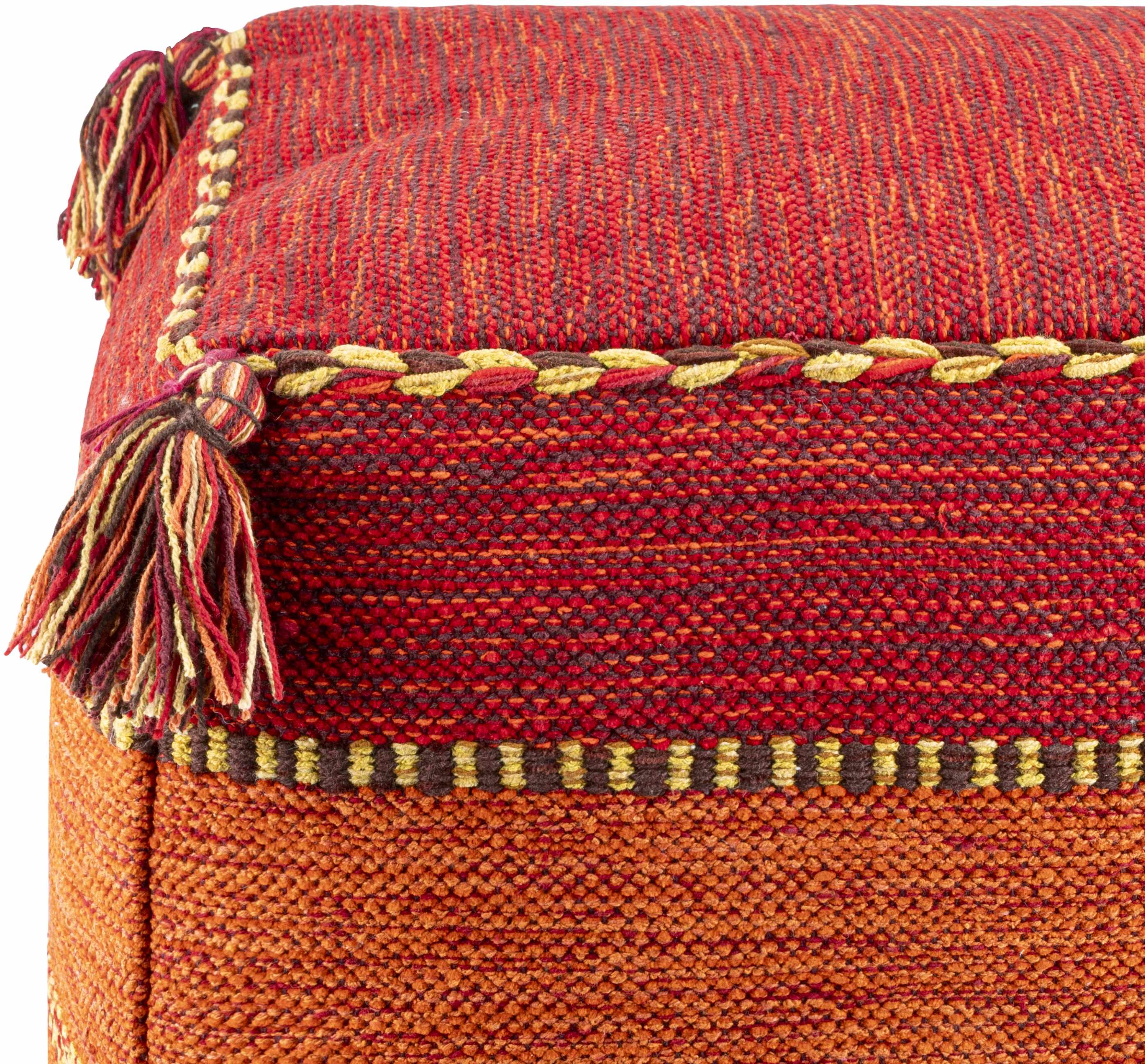 Mainaguri Pouf