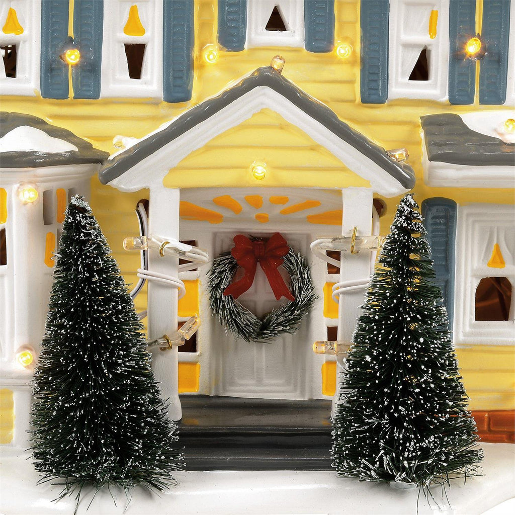Christmas >> Villages >> National Lampoon's Christmas Vacation | The Griswold Holiday House