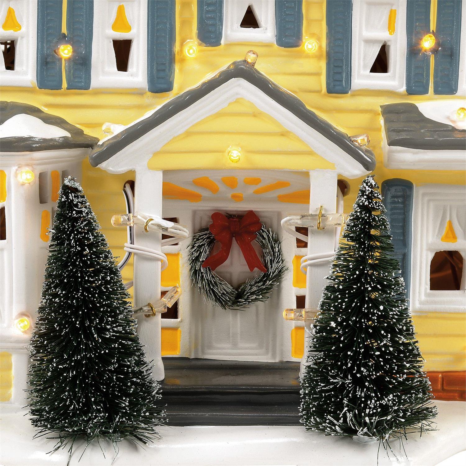 Christmas >> Villages >> National Lampoon's Christmas Vacation | The Griswold Holiday House