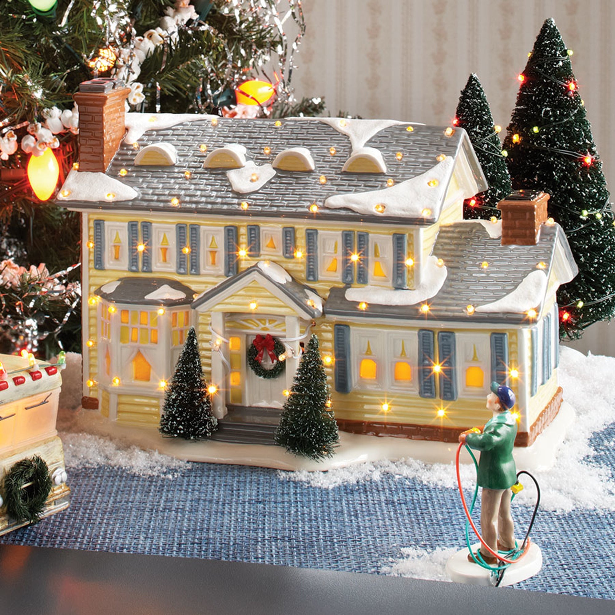 Christmas >> Villages >> National Lampoon's Christmas Vacation | The Griswold Holiday House